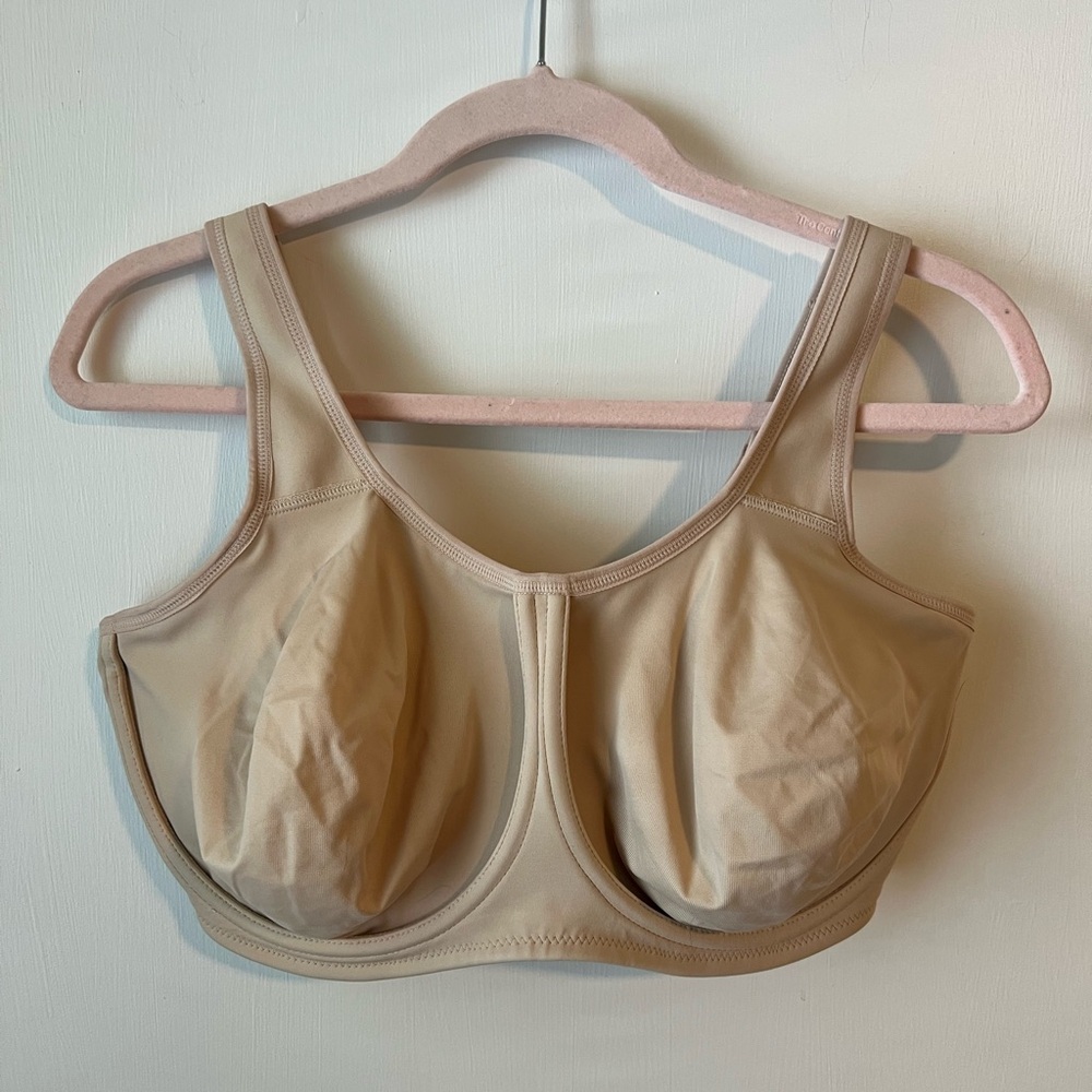 Wacoal Underwire Sports Bra in Nude (Simone Style)